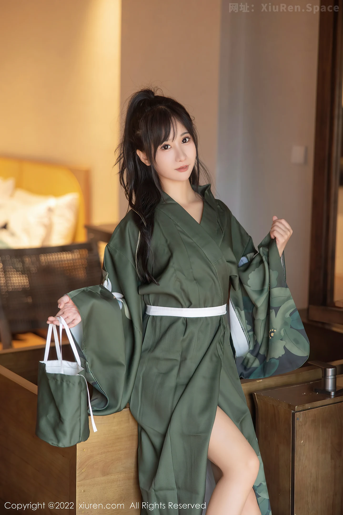 图片[5]-[XiuRen秀人网] VOL.5256 女神小果冻儿大理旅拍私房暗绿色真空和服秀完美身材诱惑写真85P-秀人网官方网站